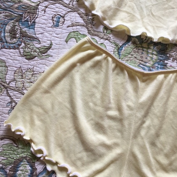 Vintage 90s yellow sleep shorts - Picture 2 of 5